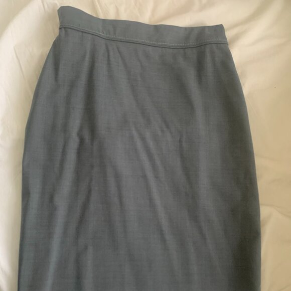 Hugo Boss Grey Pencil Skirt 99% wool size 0 but fits more like a 2 - Picture 2 of 7